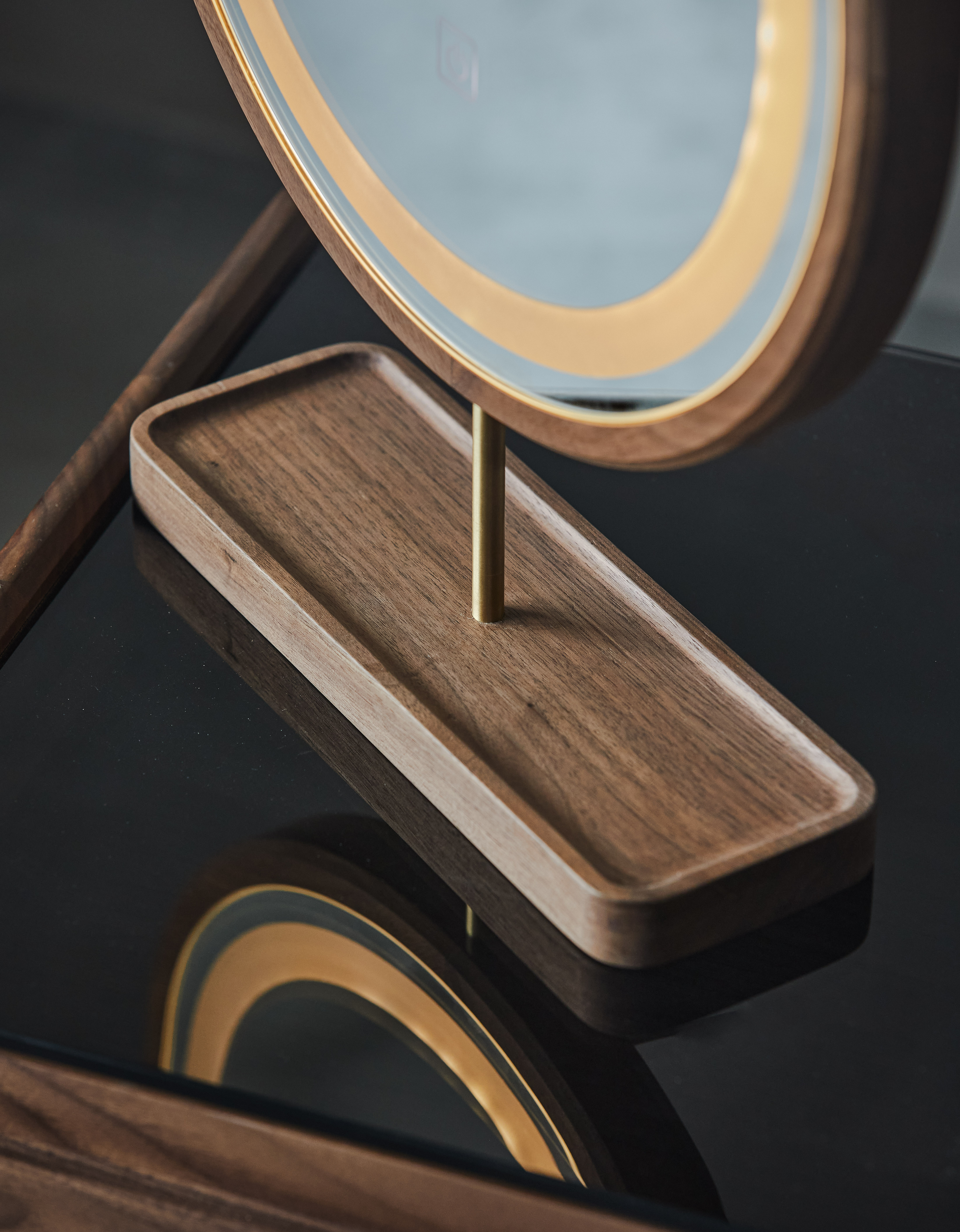 Furniture designer Ren Mengying，