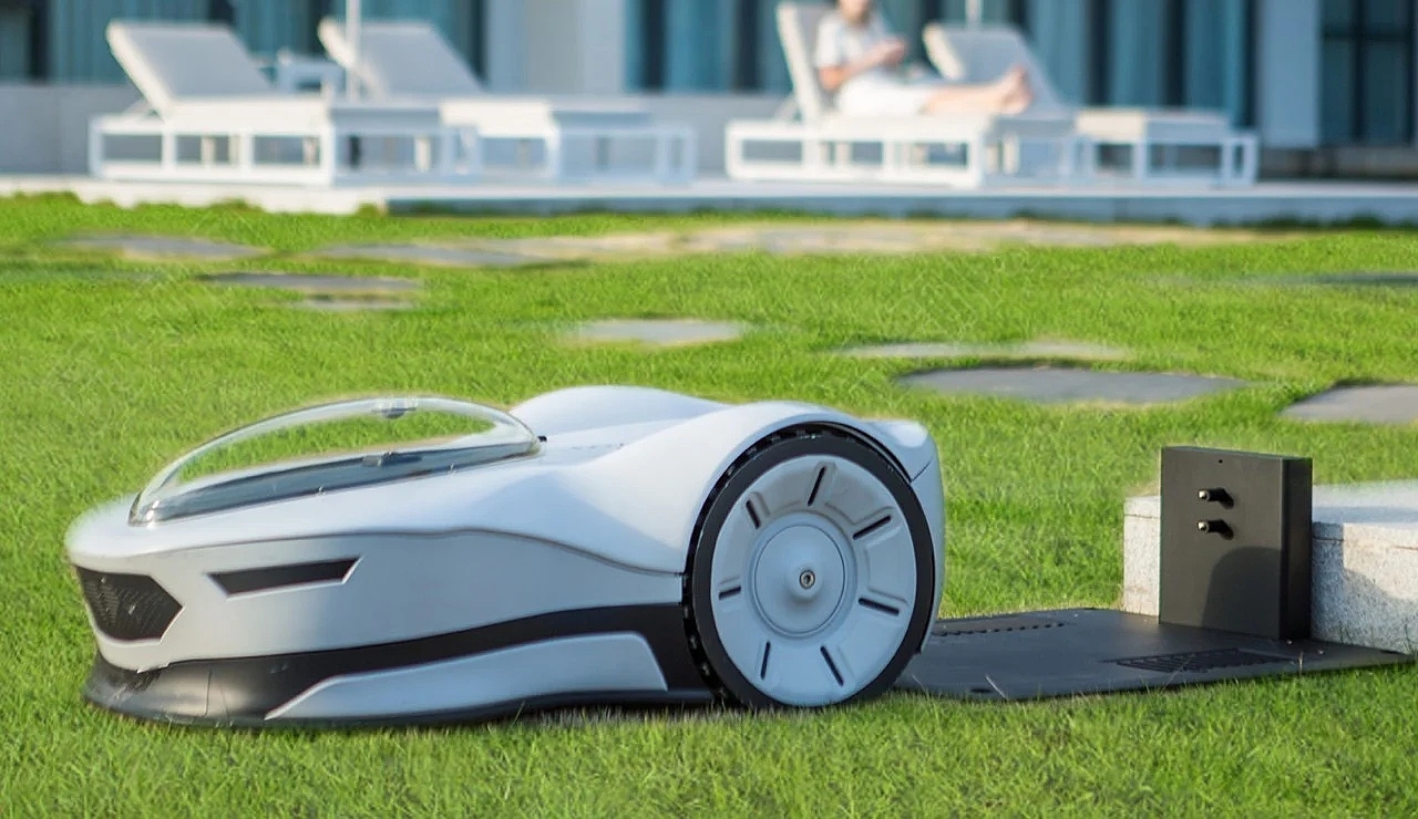 lawn mower，Car shape，Autonomous operation，intelligence，