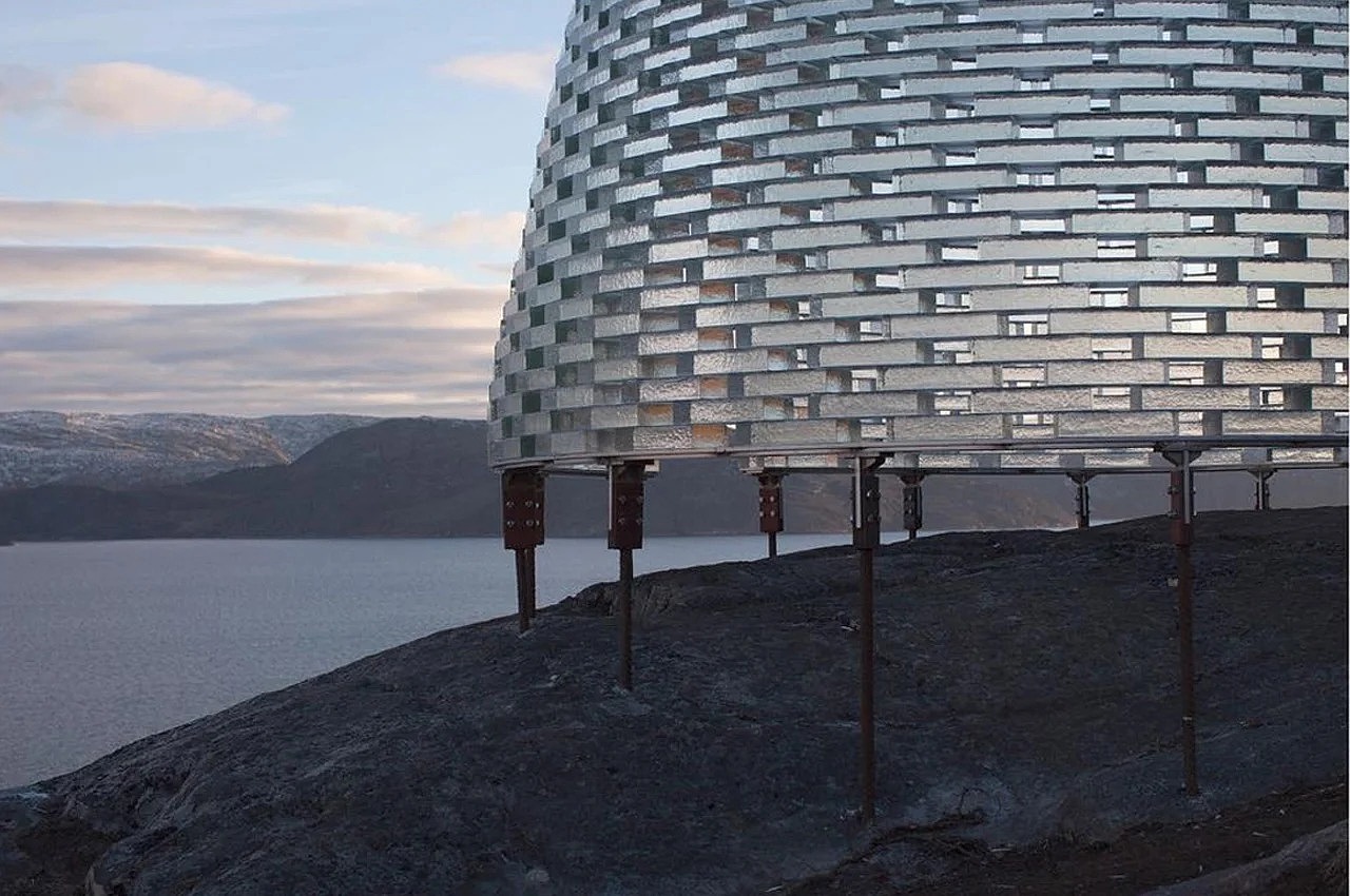 Glass design，Indigenous history，nature，communal facilities，Greenland culture，