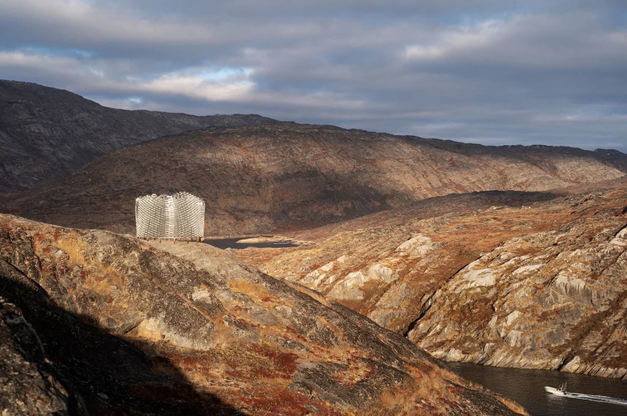 Glass design，Indigenous history，nature，communal facilities，Greenland culture，