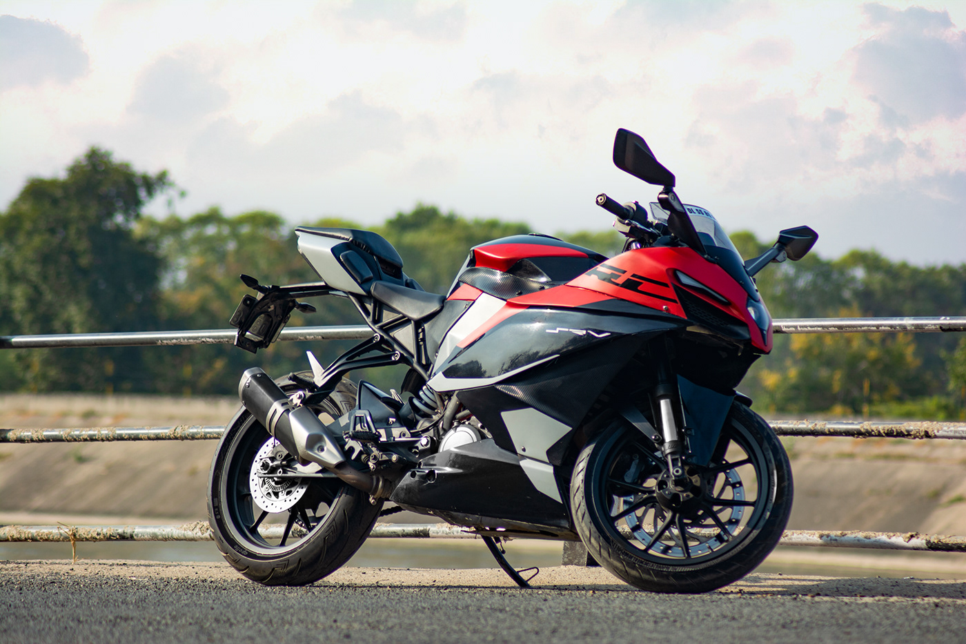 industrial design，product design，motion，vehicle，