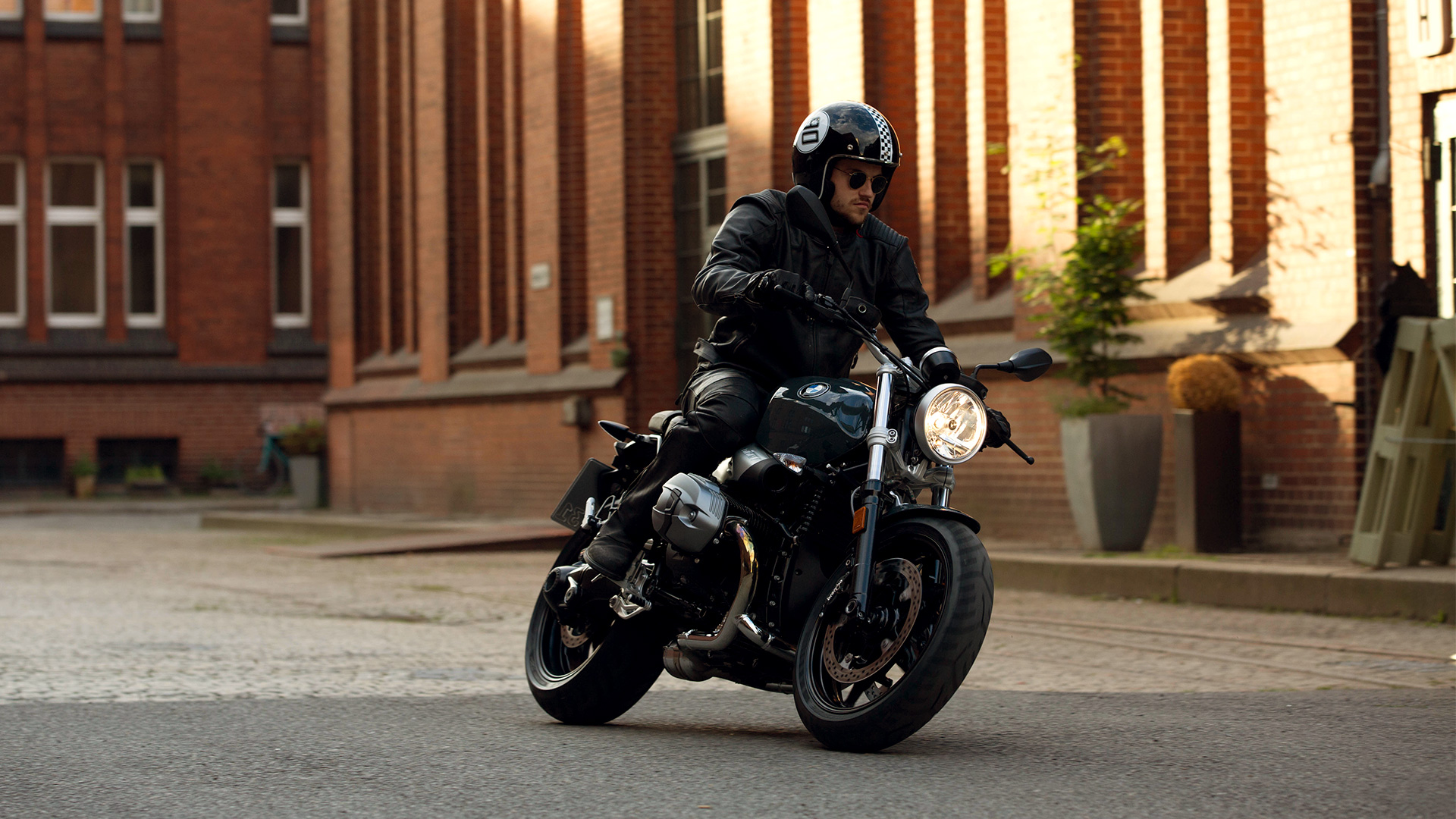 宝马摩托车继承者系列bmwrninetpure