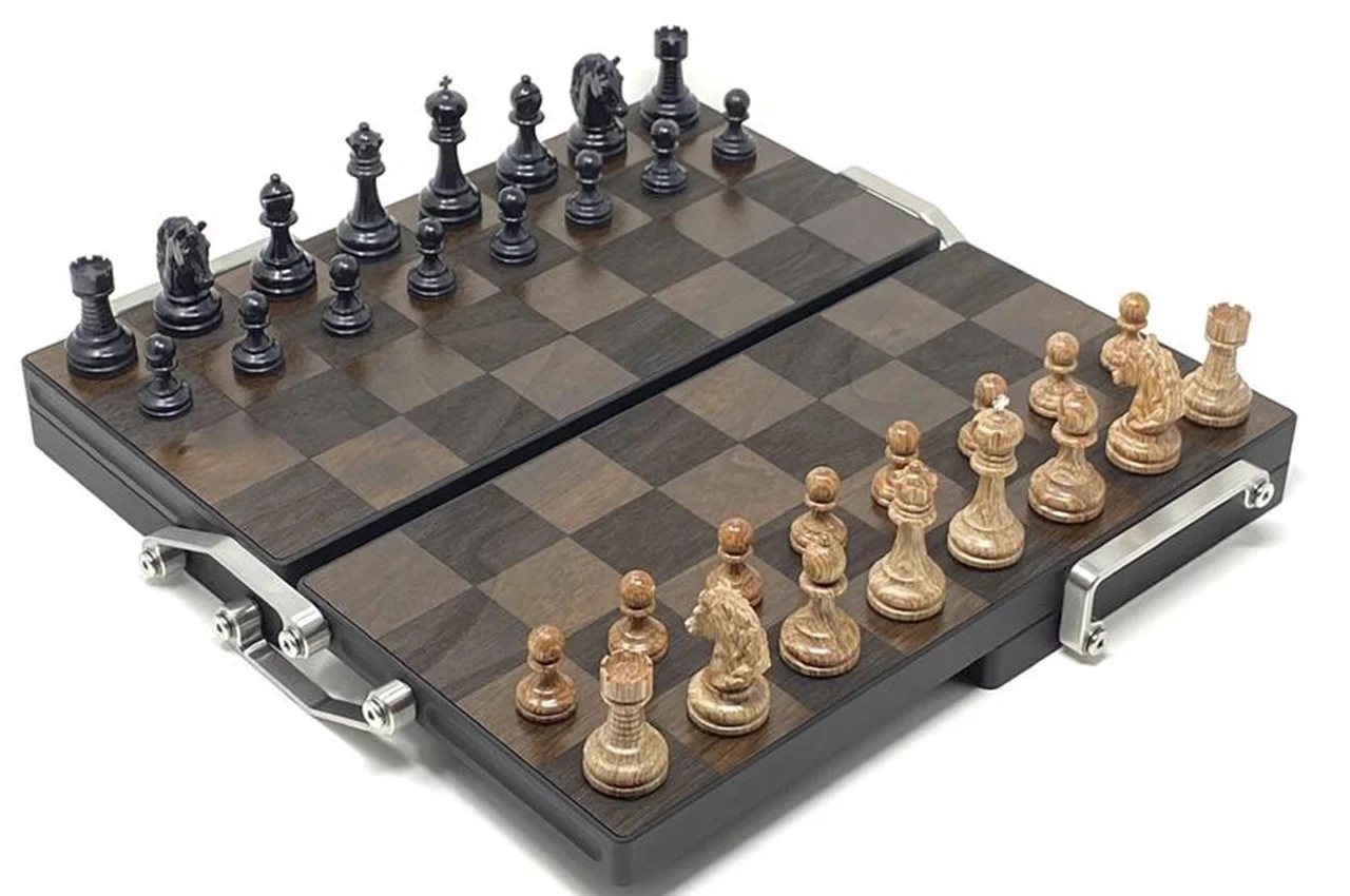 checkerboard，product design，Solid walnut，