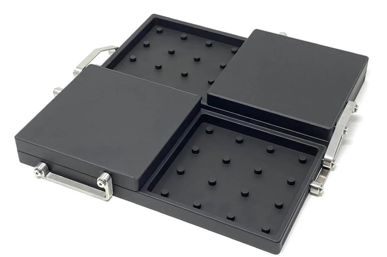 checkerboard，product design，Solid walnut，