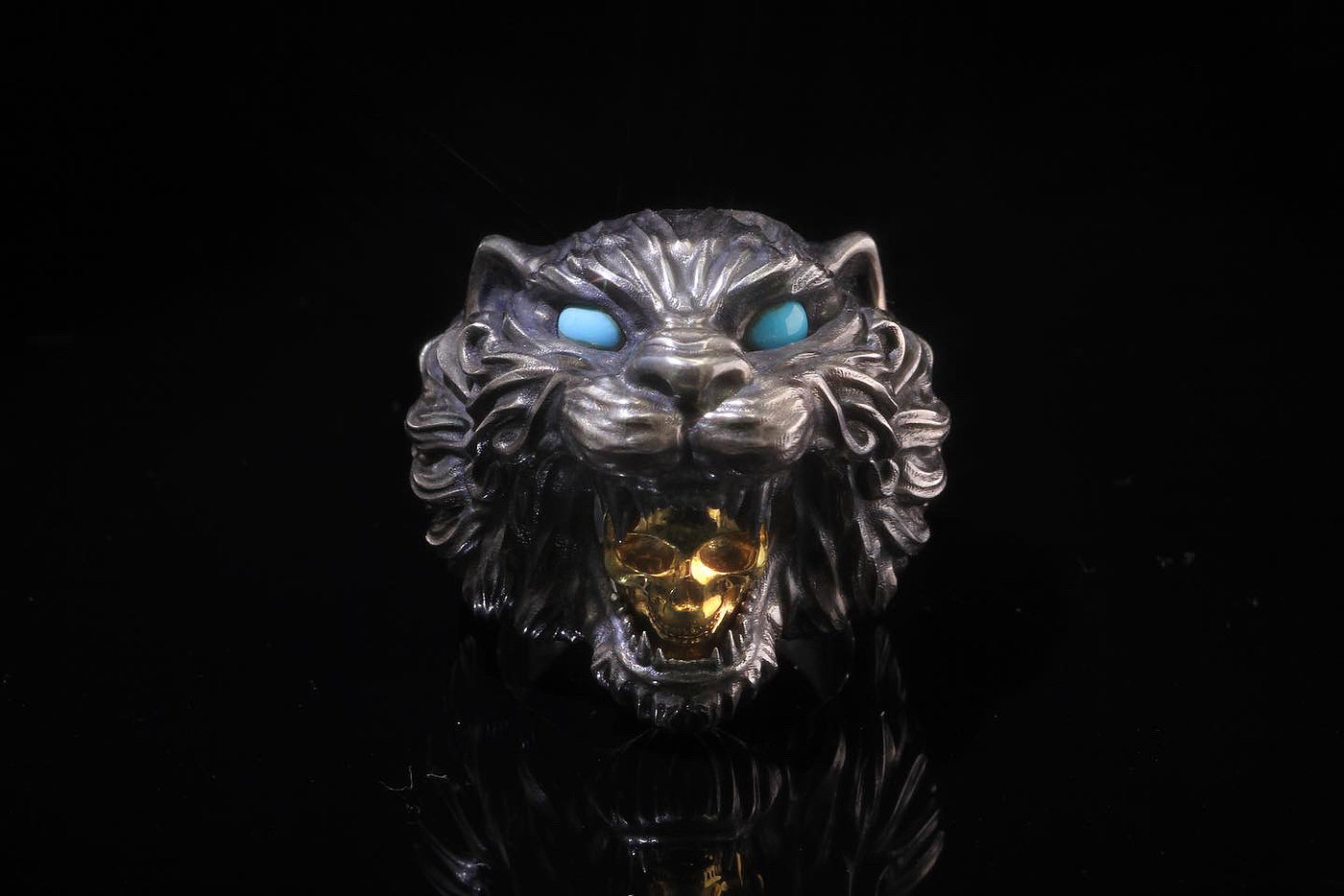 tiger，Silver ornaments，gold-plated，human skeleton，Turquoise，modeling，Render，Zbrush，