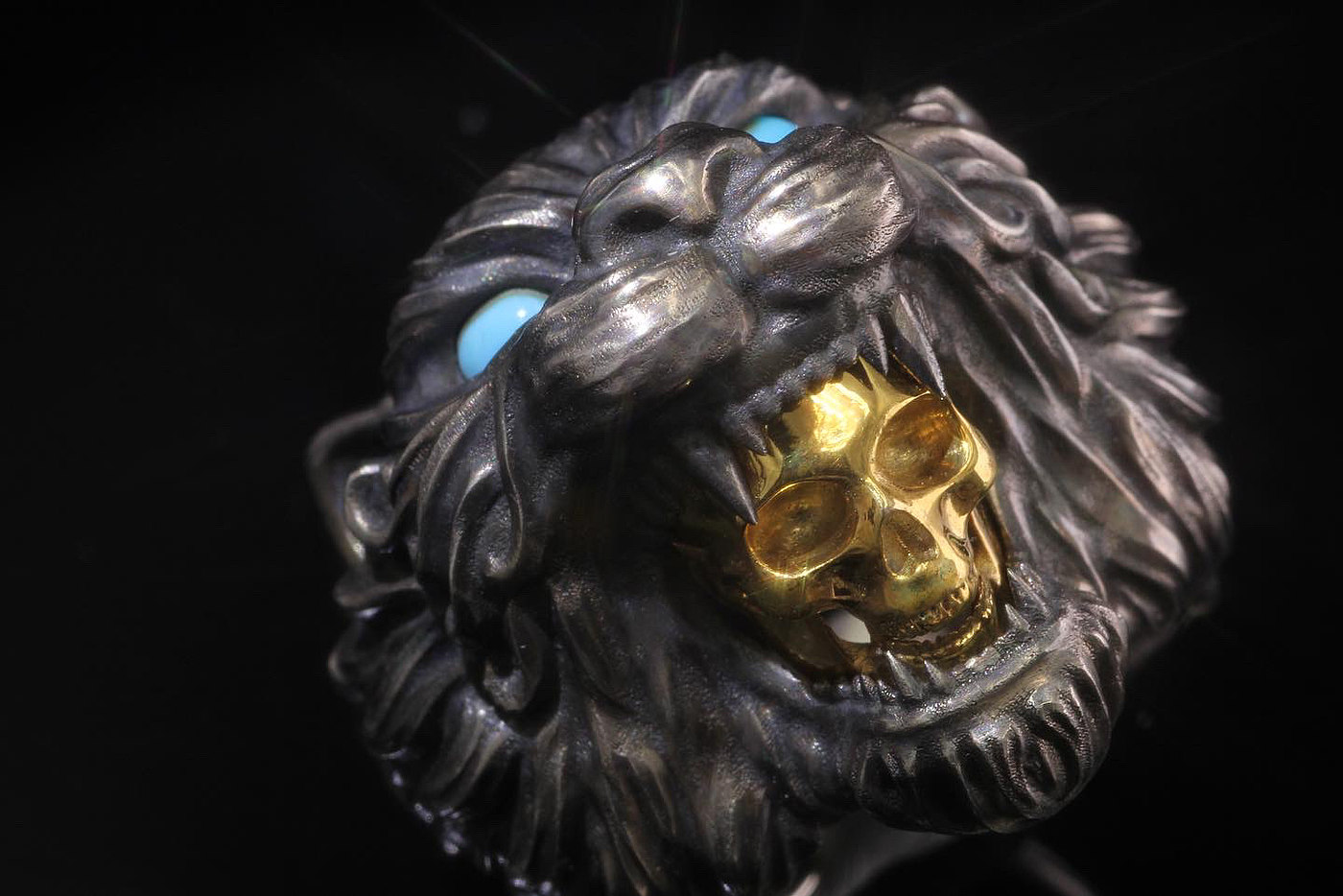 tiger，Silver ornaments，gold-plated，human skeleton，Turquoise，modeling，Render，Zbrush，