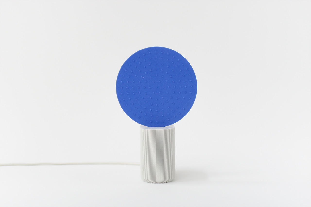 Wrist watch，motion，outdoors，inspiration，wall，