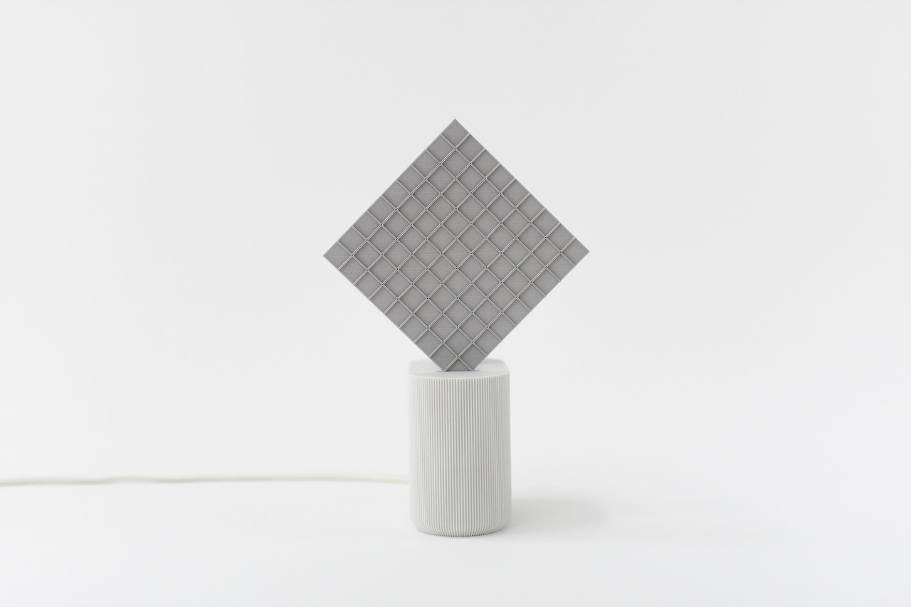 Wrist watch，motion，outdoors，inspiration，wall，