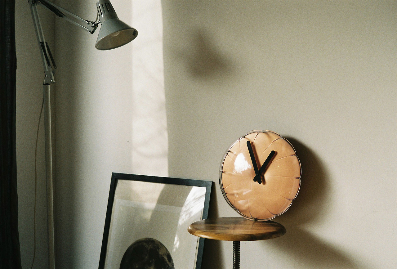 clock，surface，inspiration，intelligence，wall，
