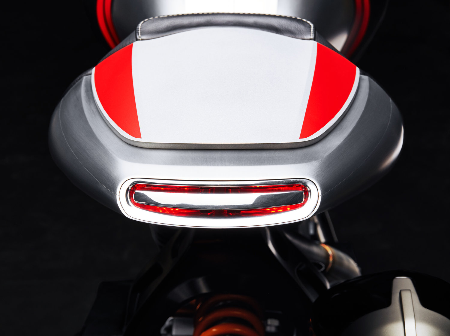 motorcycle，outdoors，Travel，arch，