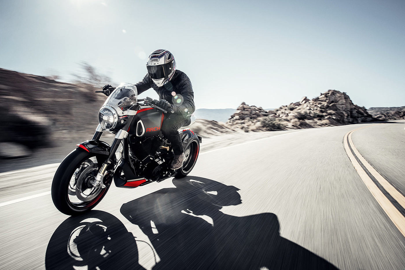 motorcycle，outdoors，Travel，arch，