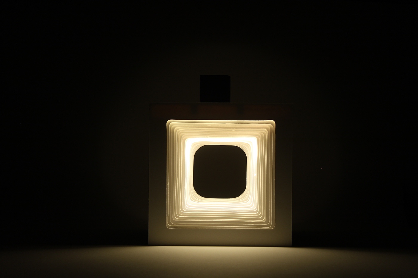 woodiness，lamps and lanterns，Light source movable，concise，magnet，