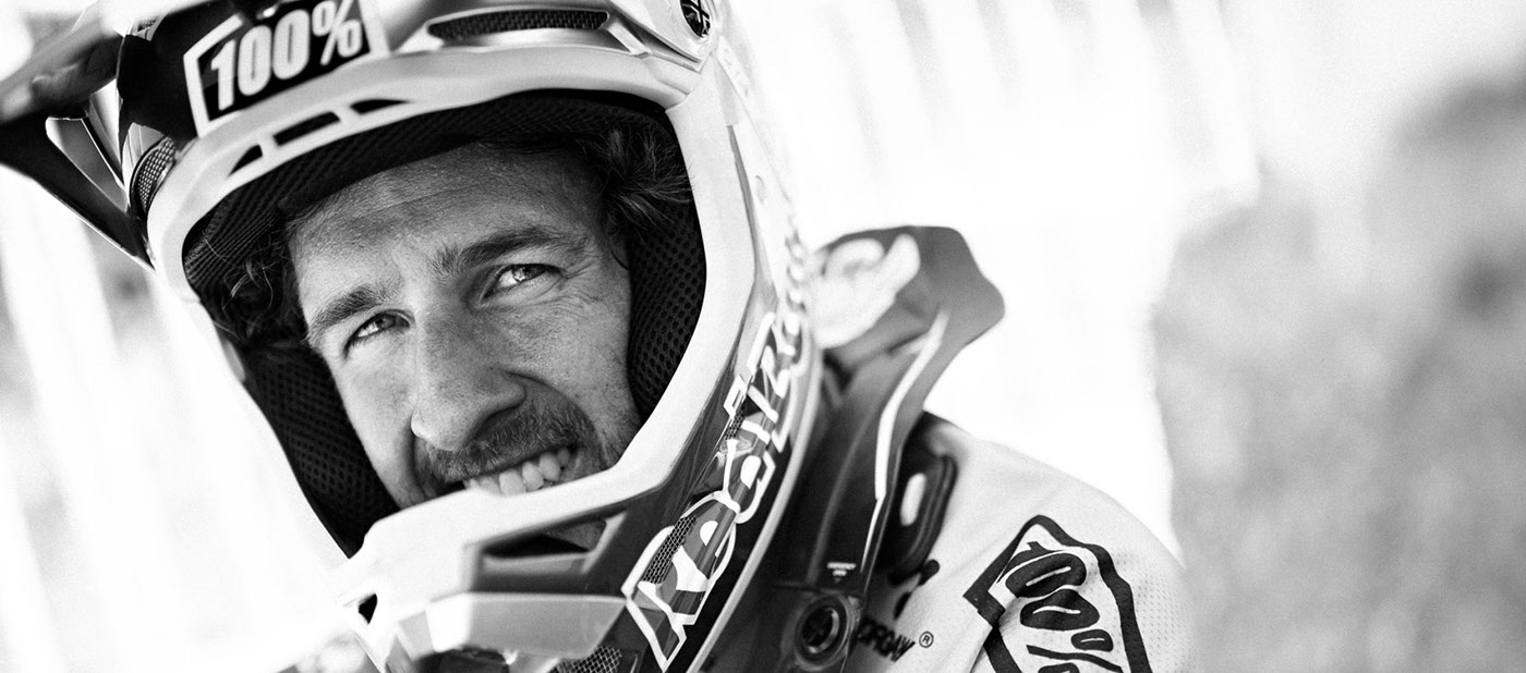 improve air circulation，racing，Helmet，