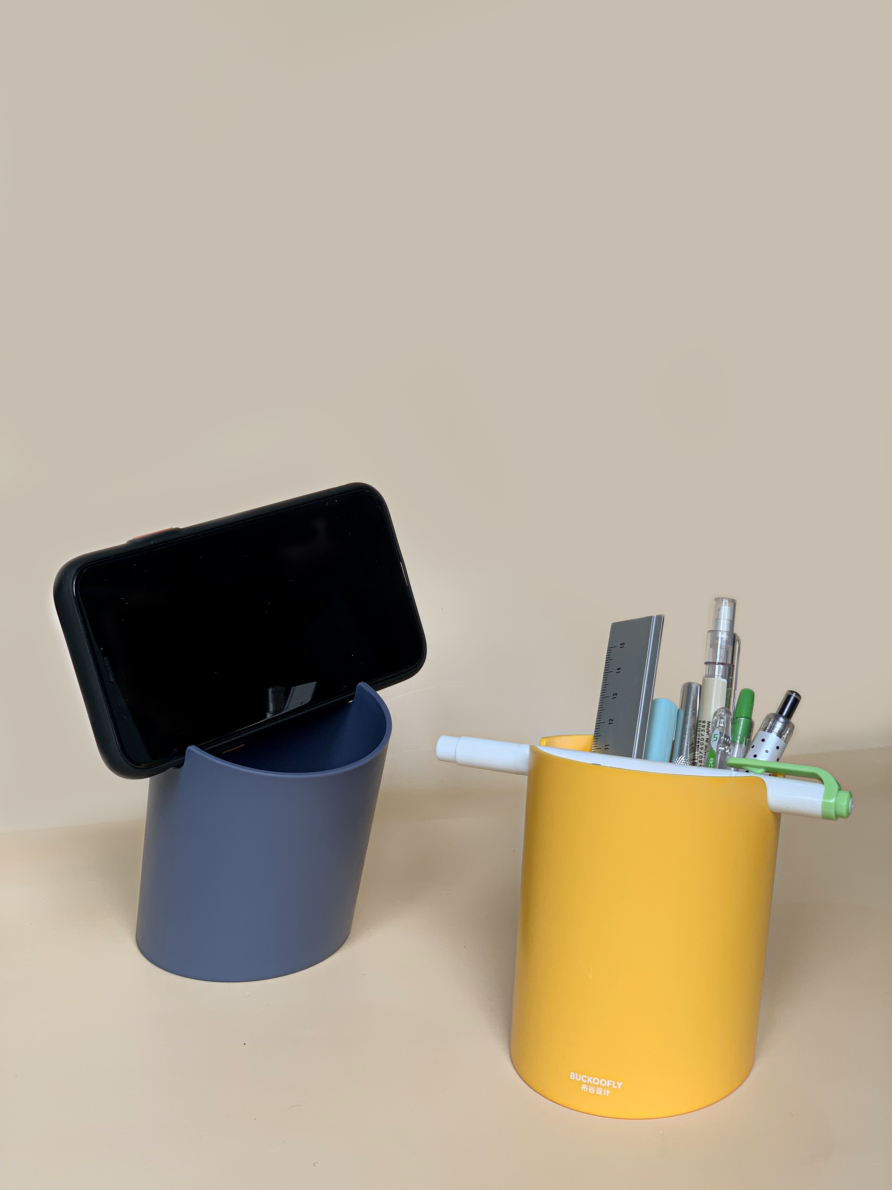 pen container，Original stationery design，Office Supplies，Mobile phone bracket，Penholder design，