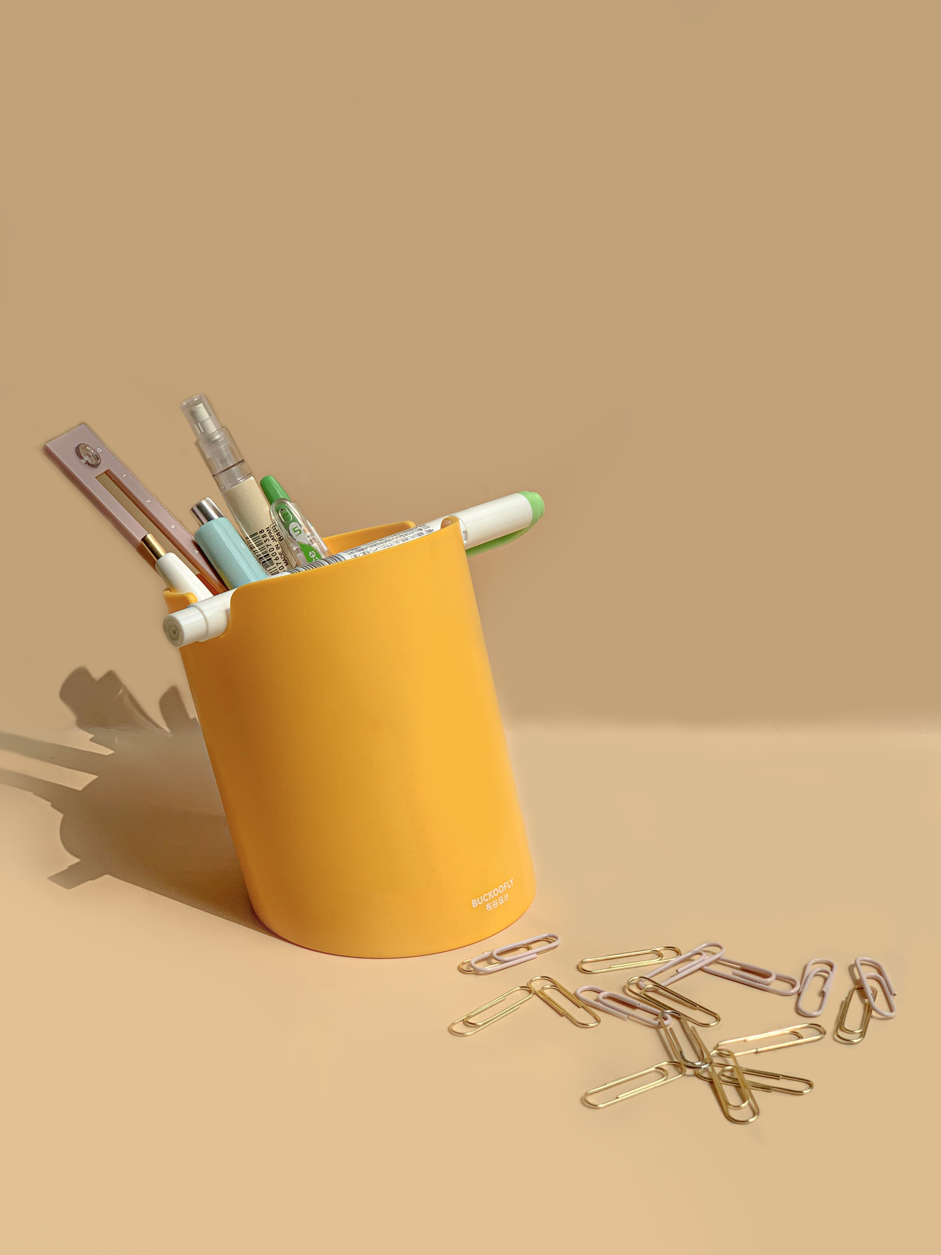 pen container，Original stationery design，Office Supplies，Mobile phone bracket，Penholder design，