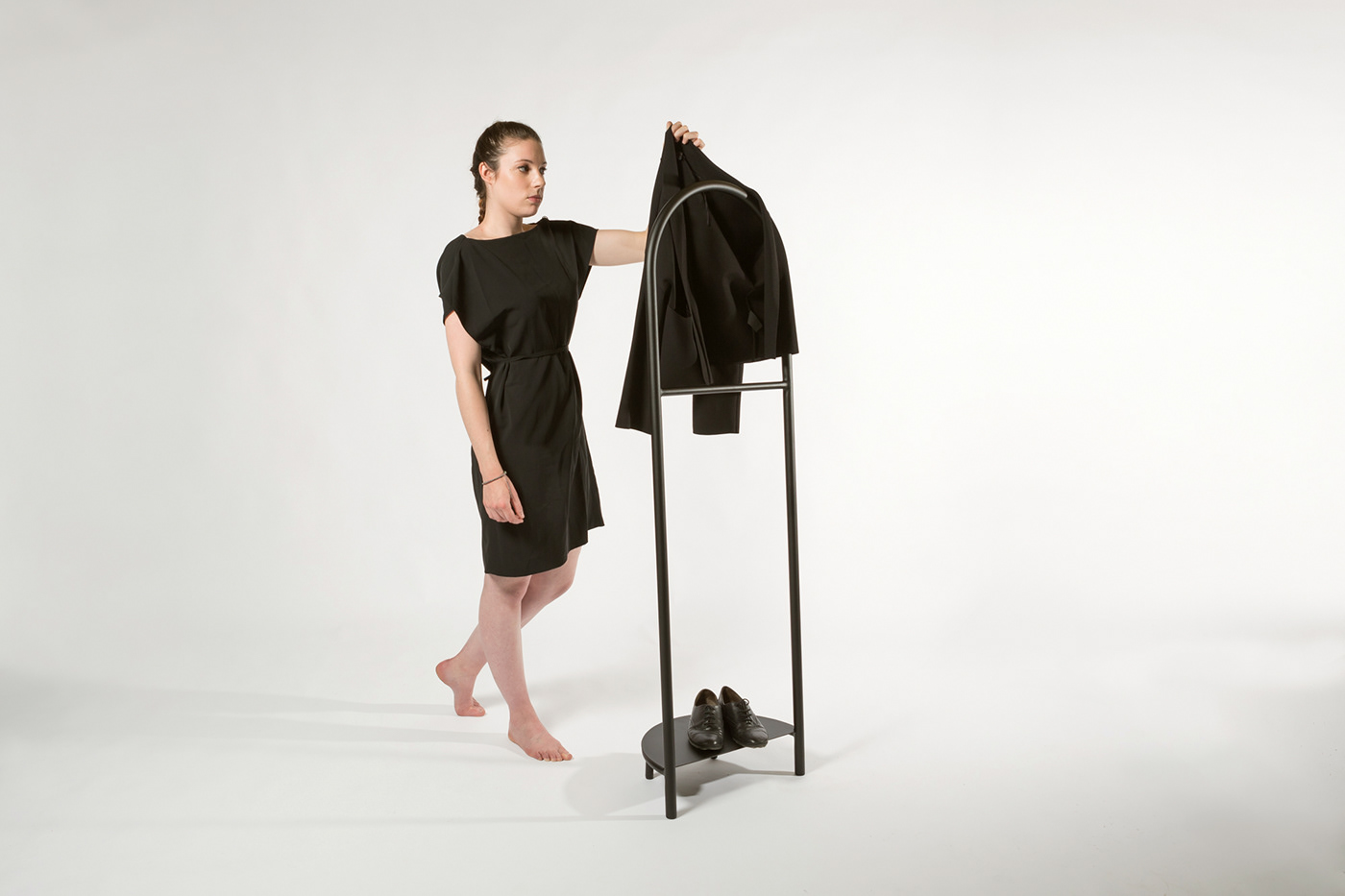 coat hanger，black，simple，steel，practical，