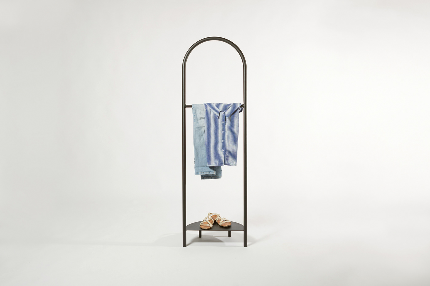 coat hanger，black，simple，steel，practical，