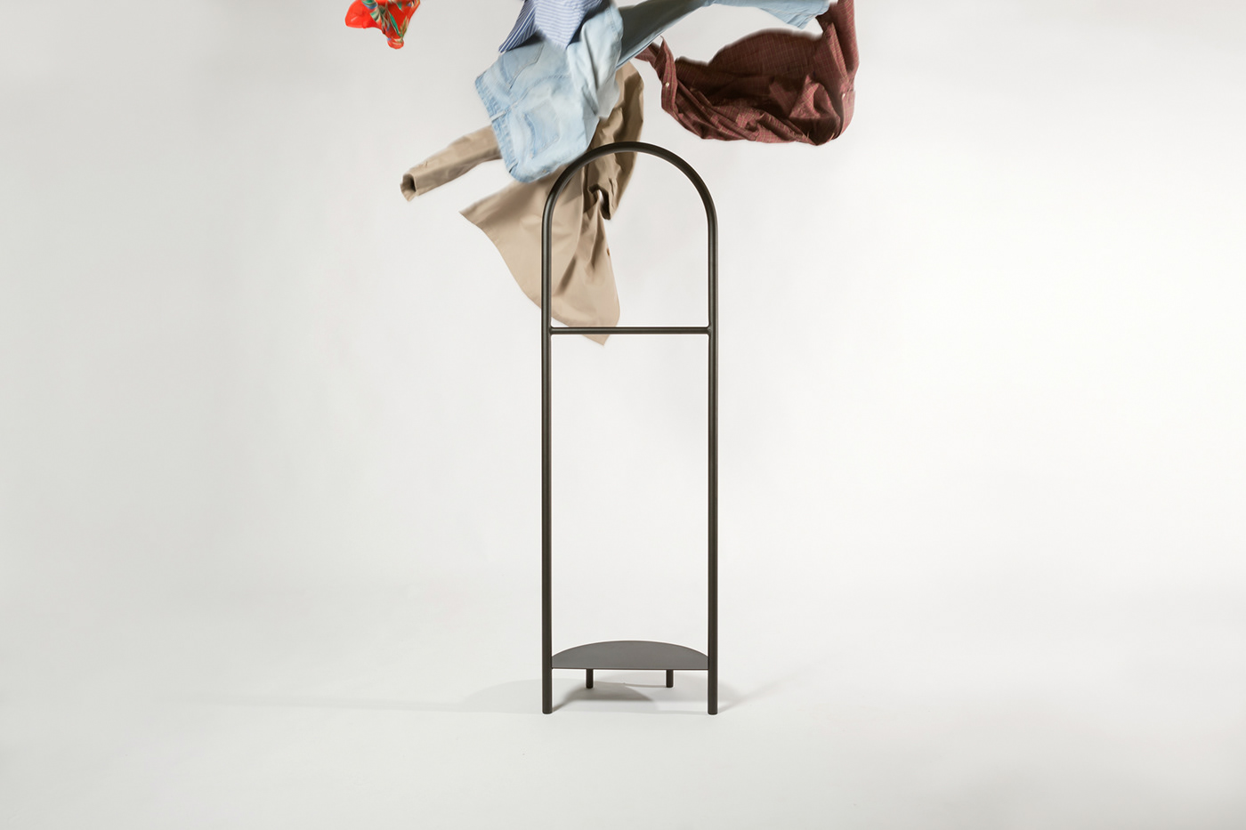 coat hanger，black，simple，steel，practical，