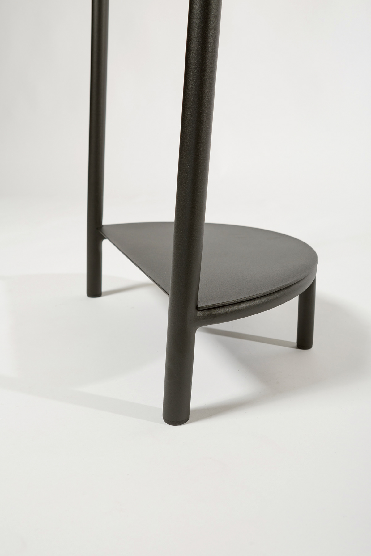 coat hanger，black，simple，steel，practical，