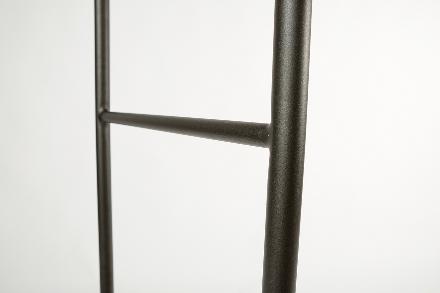 coat hanger，black，simple，steel，practical，