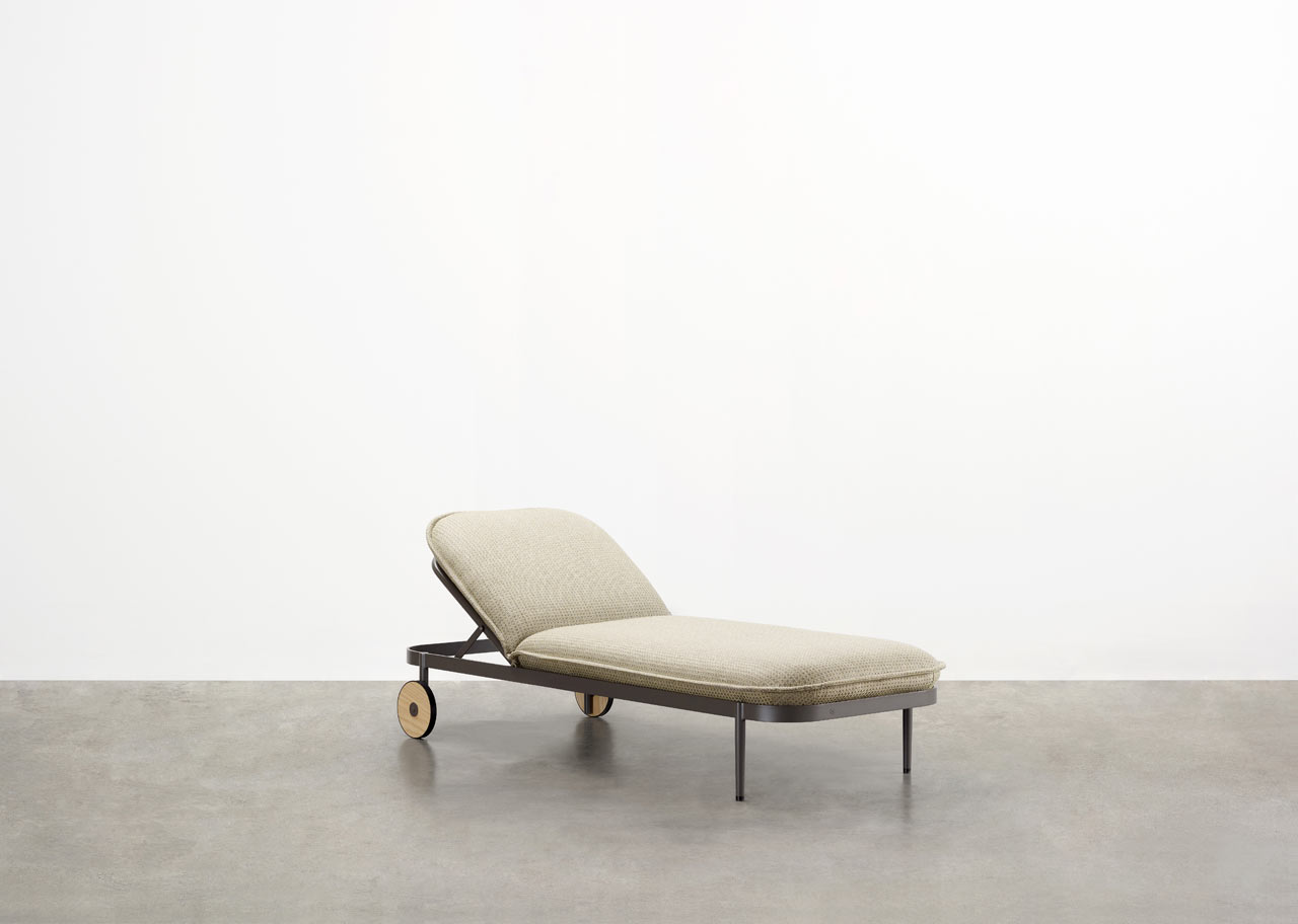 deck chair，rubber，roll，