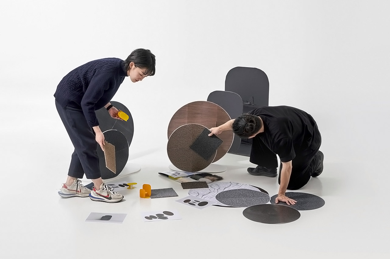 Cat scratch board，wooden ，Interesting，the republic of korea，