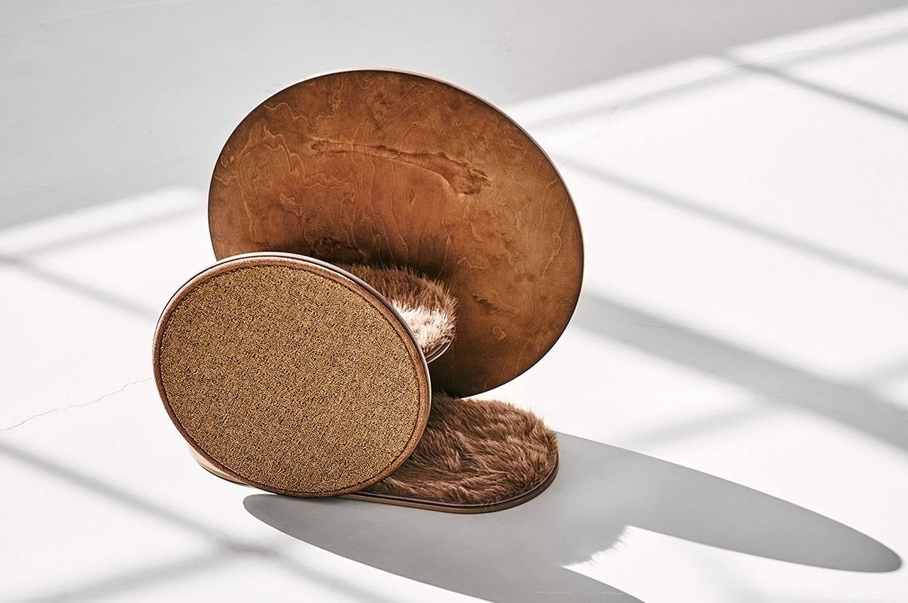 Cat scratch board，wooden ，Interesting，the republic of korea，