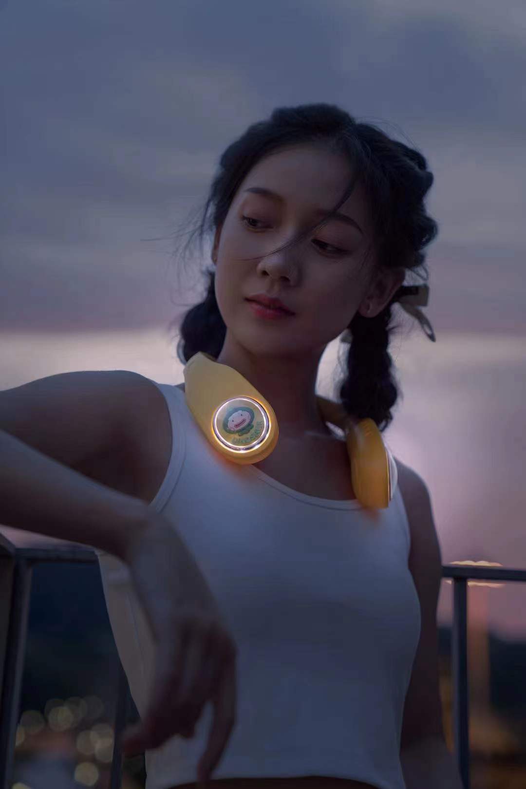 Senzhuo Creativity -- new hanging neck fan，