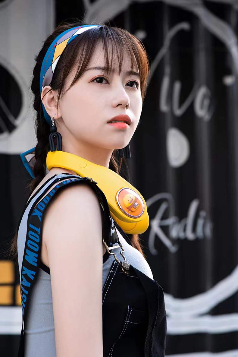 Senzhuo Creativity -- new hanging neck fan，