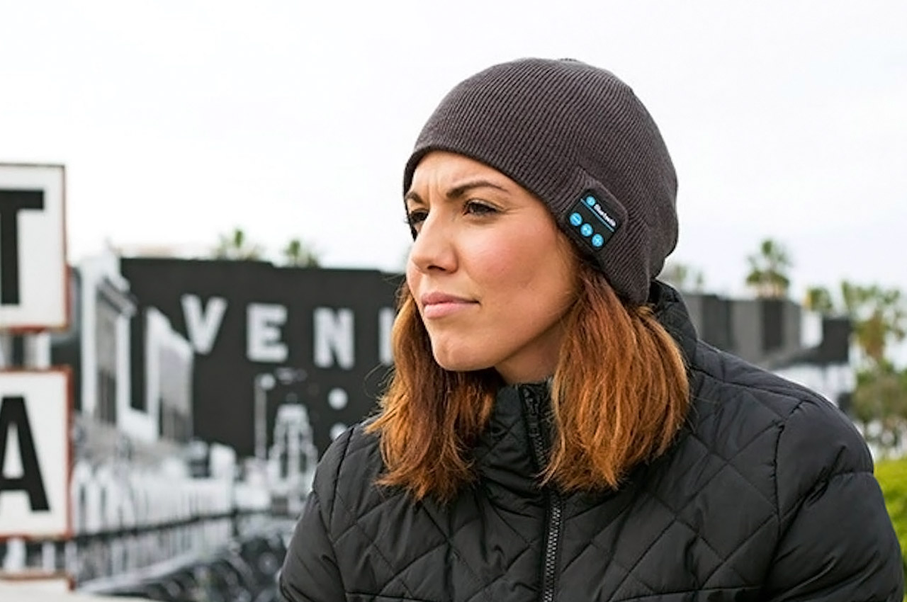 glove，Hand warmer，Pet clothes，Oven，Bluetooth headset，