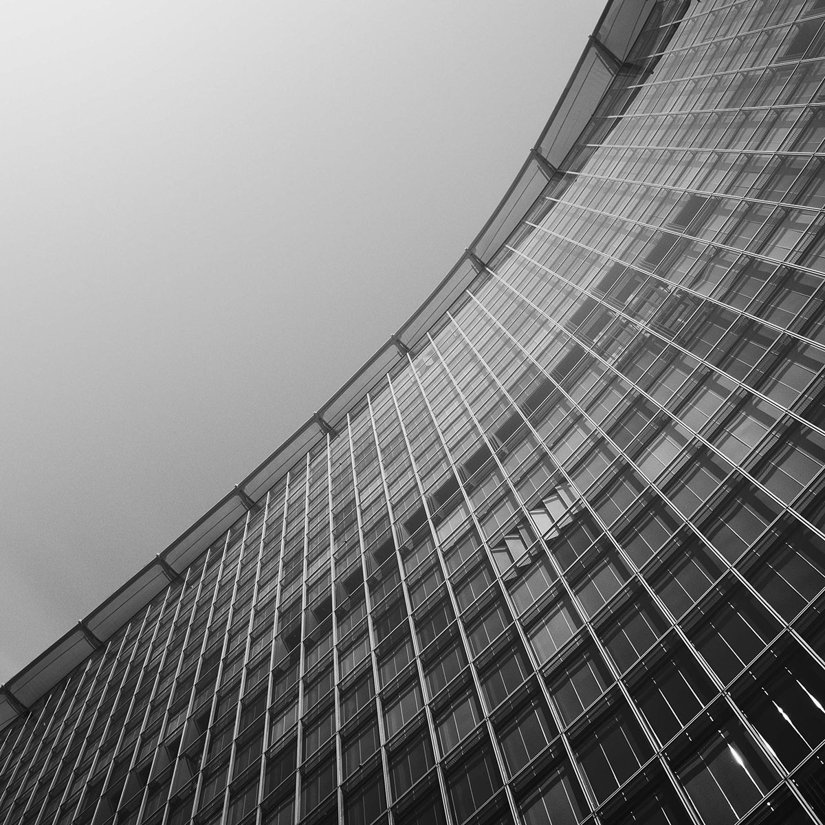 building，Black and white version，gaze，concrete，