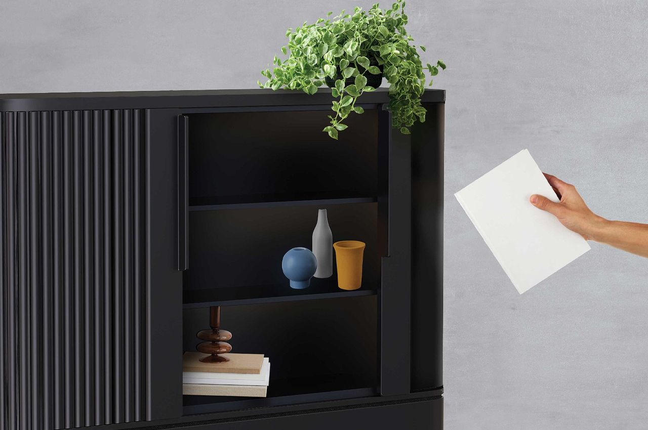 Giro，television，furniture，bookshelf，