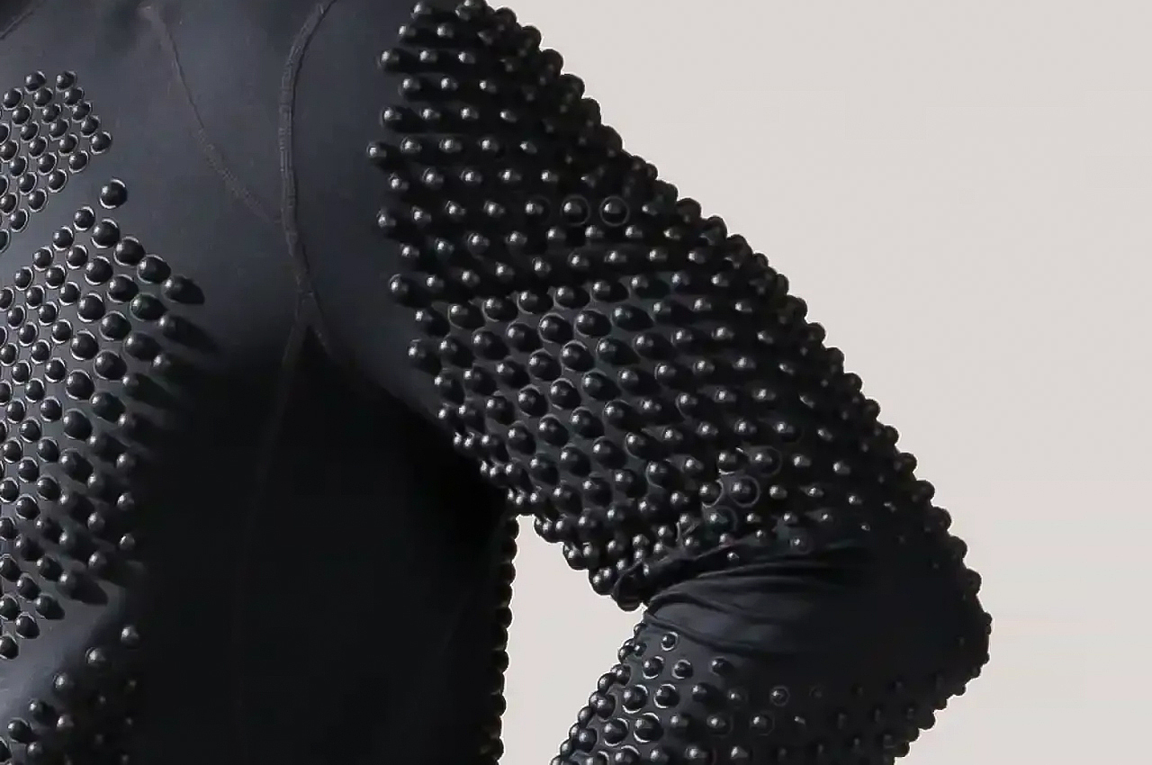 sportswear，DISPLAY，Omorpho，gravity，