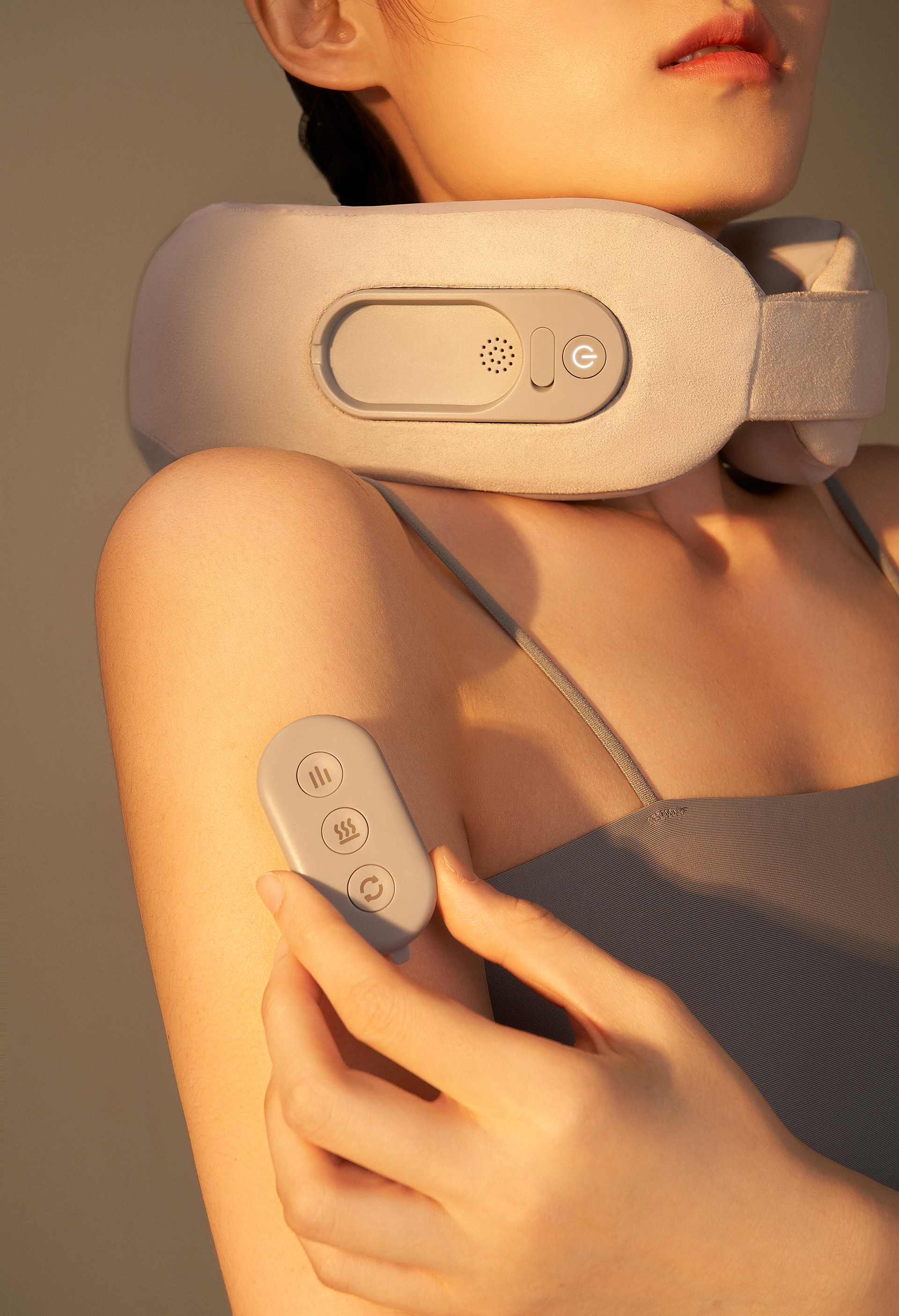 Neck massage instrument，U-shaped pillow，Massage pillow，