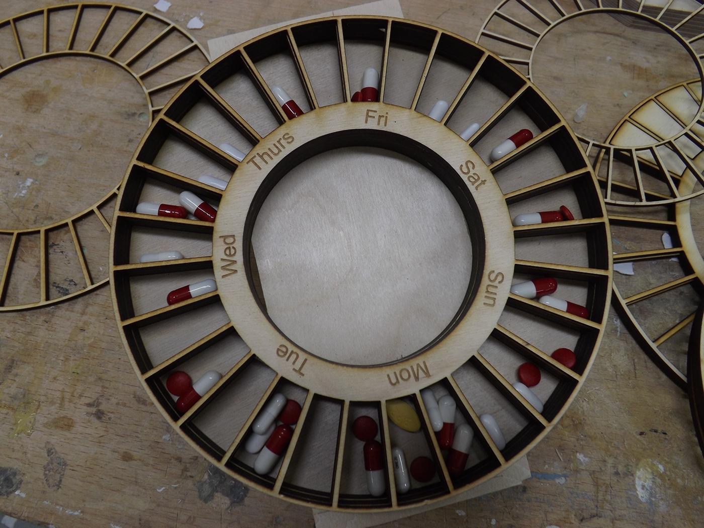 twenty-eight，Avoid waste，timing，cycle，Dispensing box，