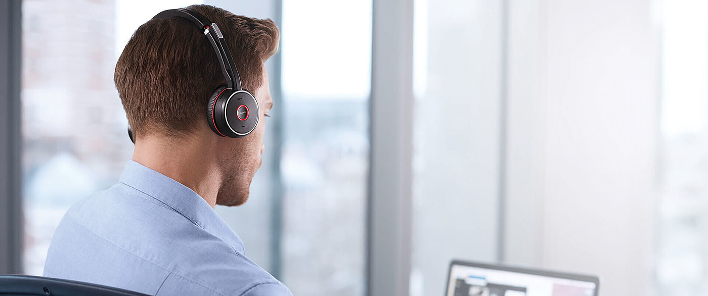 headset，Head wear，Bluetooth，business affairs，music，