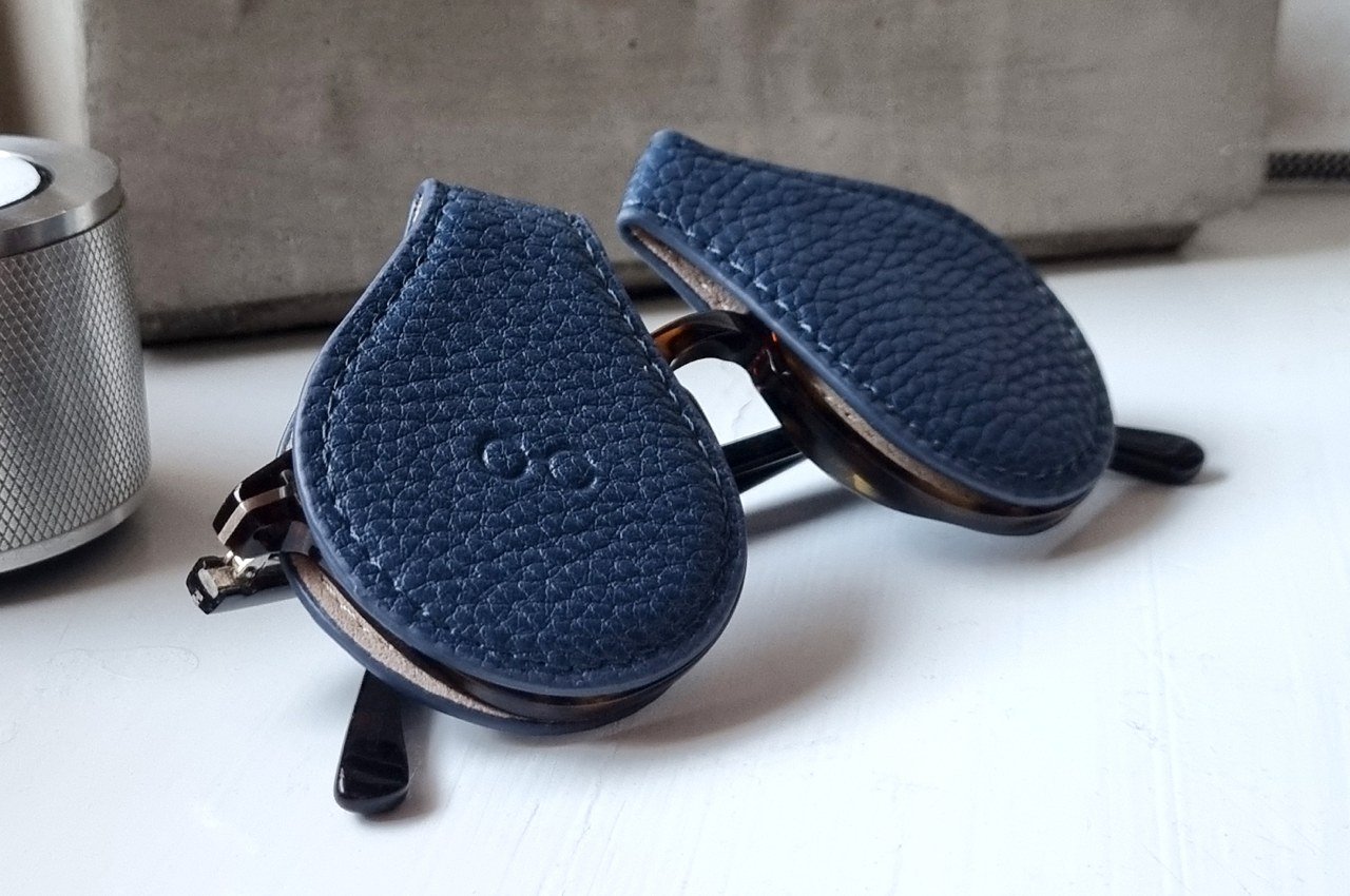 Adam Weber，Oqular clip，glasses case，Small and slim，