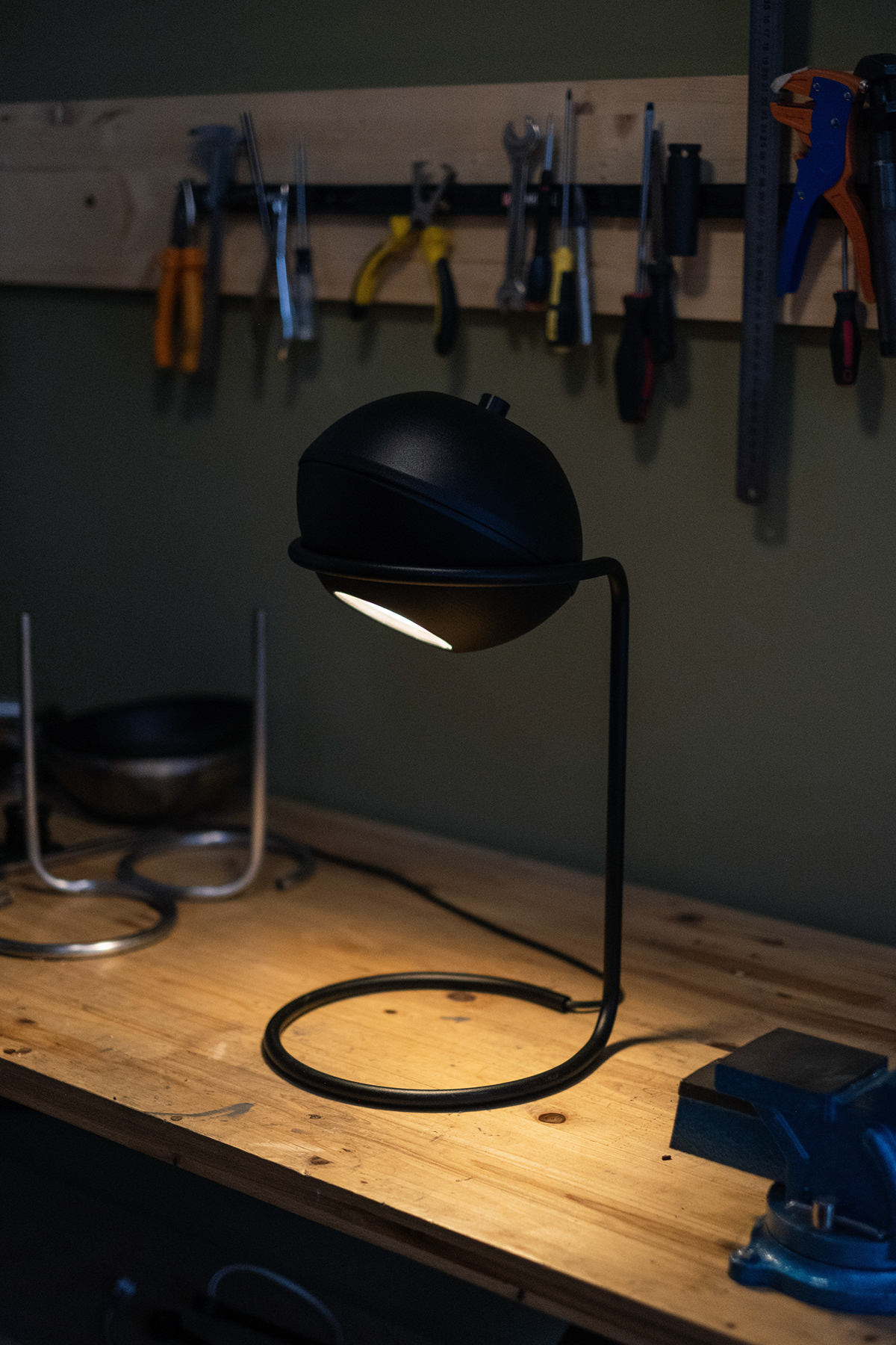 Denitsa Boyadzhieva，Pulsar，360 ° rotation，Handmade，Lamp design，