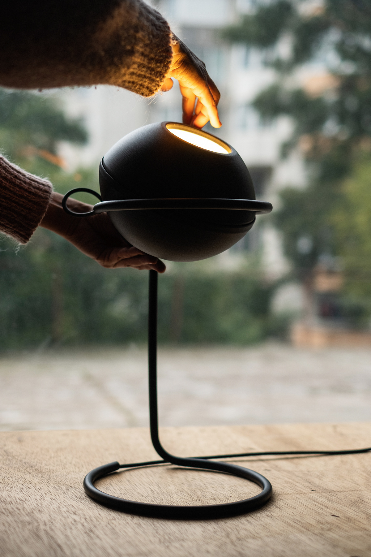 Denitsa Boyadzhieva，Pulsar，360 ° rotation，Handmade，Lamp design，