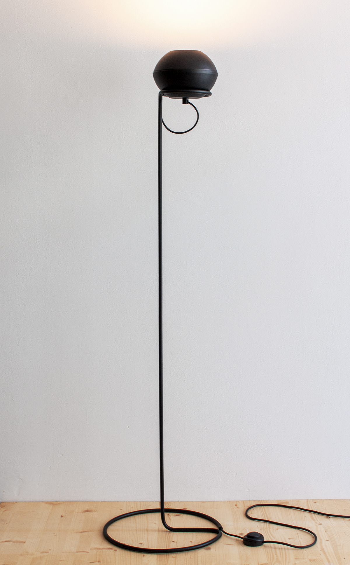 Denitsa Boyadzhieva，Pulsar，360 ° rotation，Handmade，Lamp design，