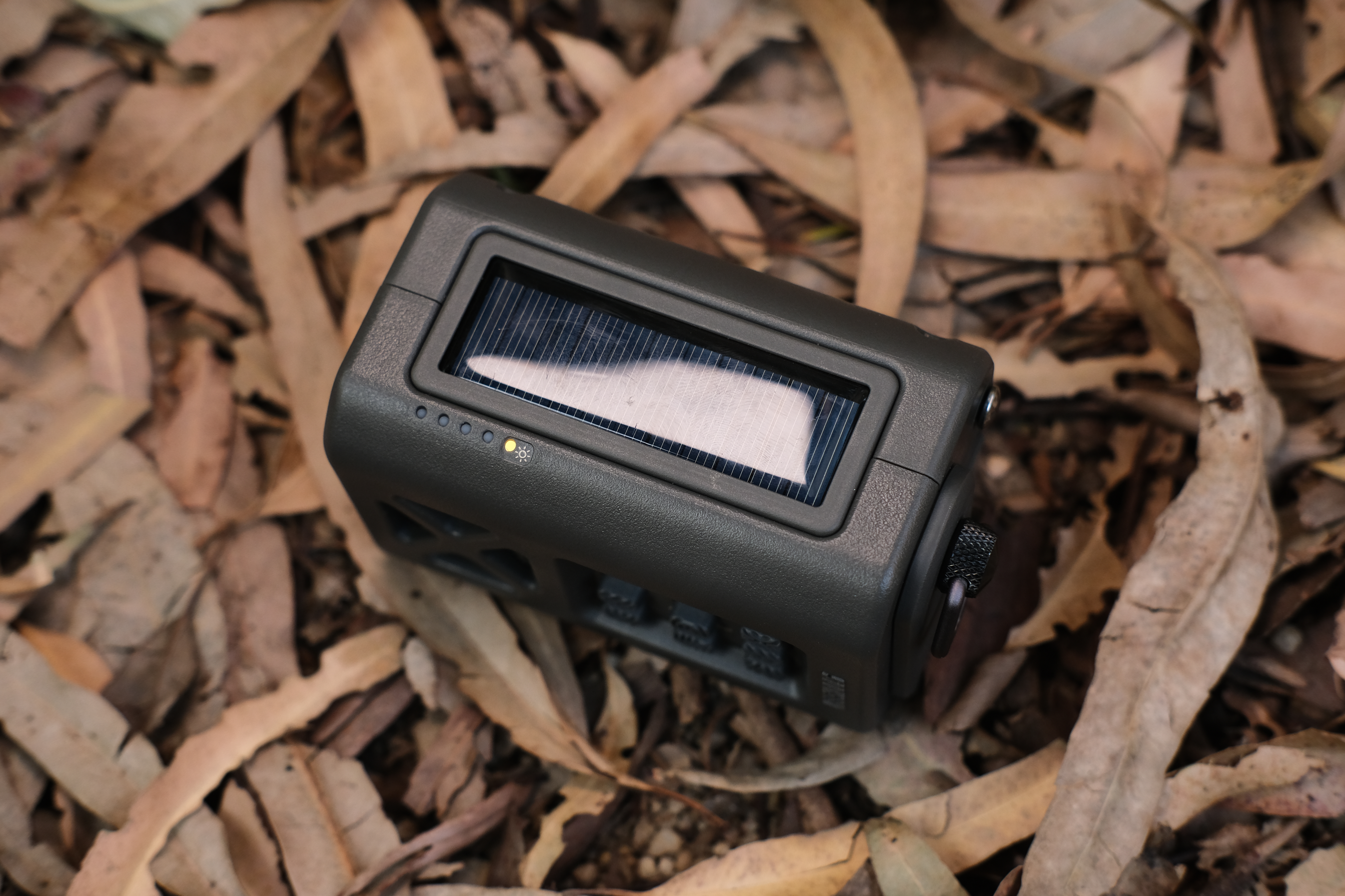 outdoors，meet an emergency，radio，Flashlight，Hand power generation，on foot，camping，Amazon，