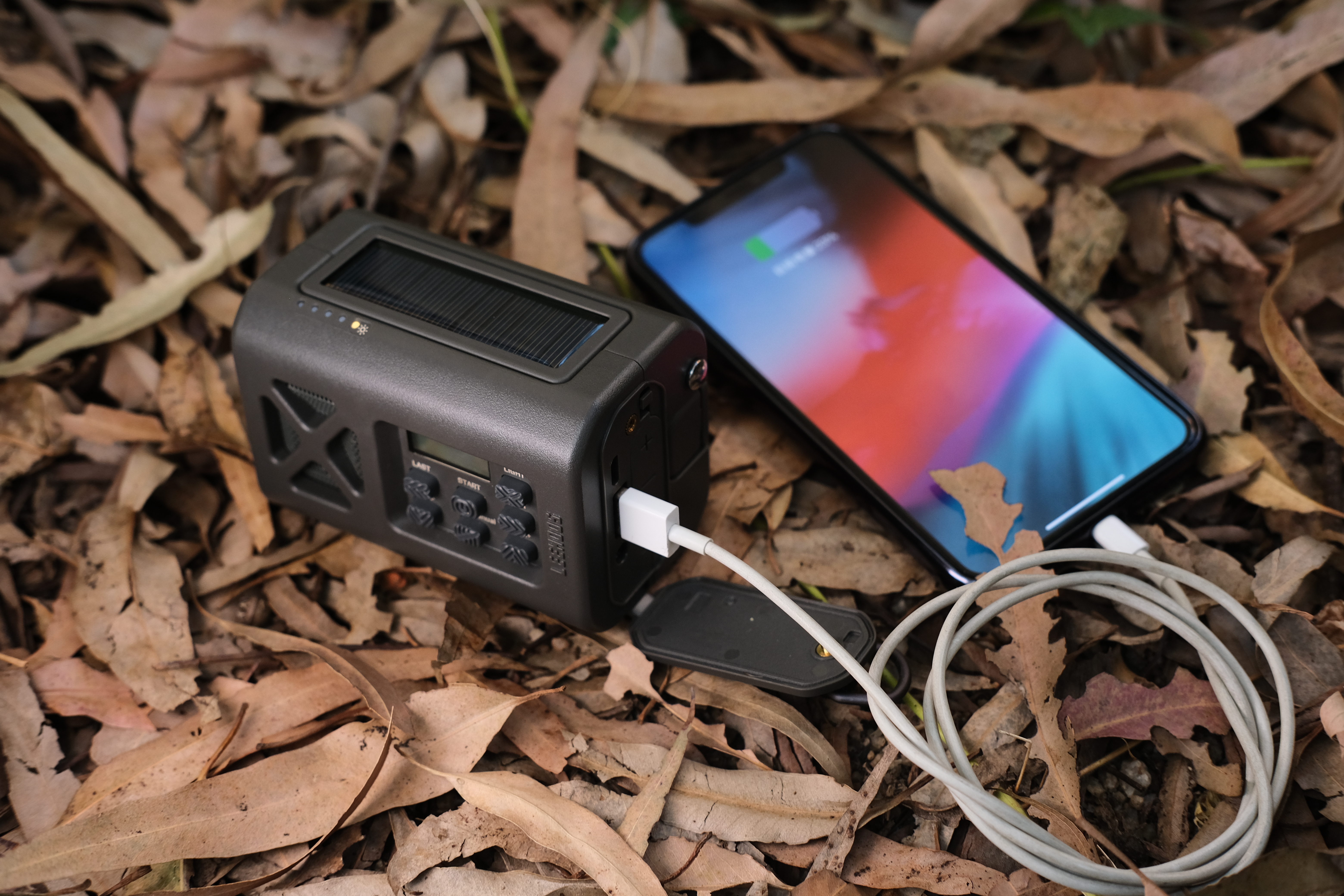 outdoors，meet an emergency，radio，Flashlight，Hand power generation，on foot，camping，Amazon，