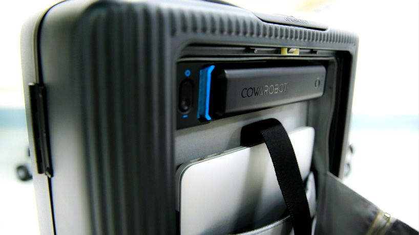 Smart trunk，COWAROBOT R1，product design，industrial design，