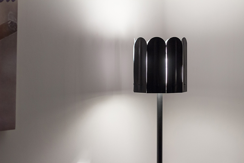 Floor lamp，originality，Home Furnishing，petal，