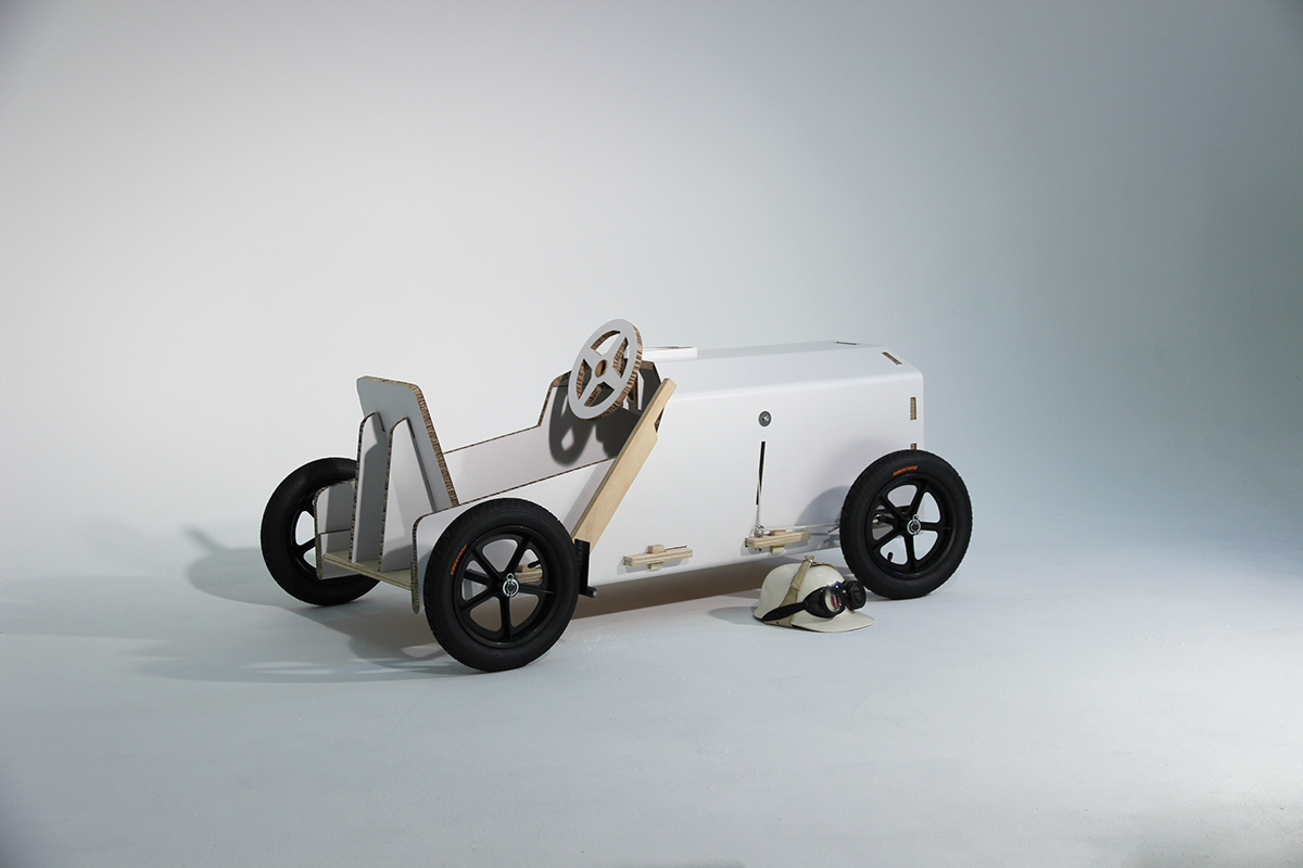 boy，children，racing，Toys，paper，Corrugated paper，