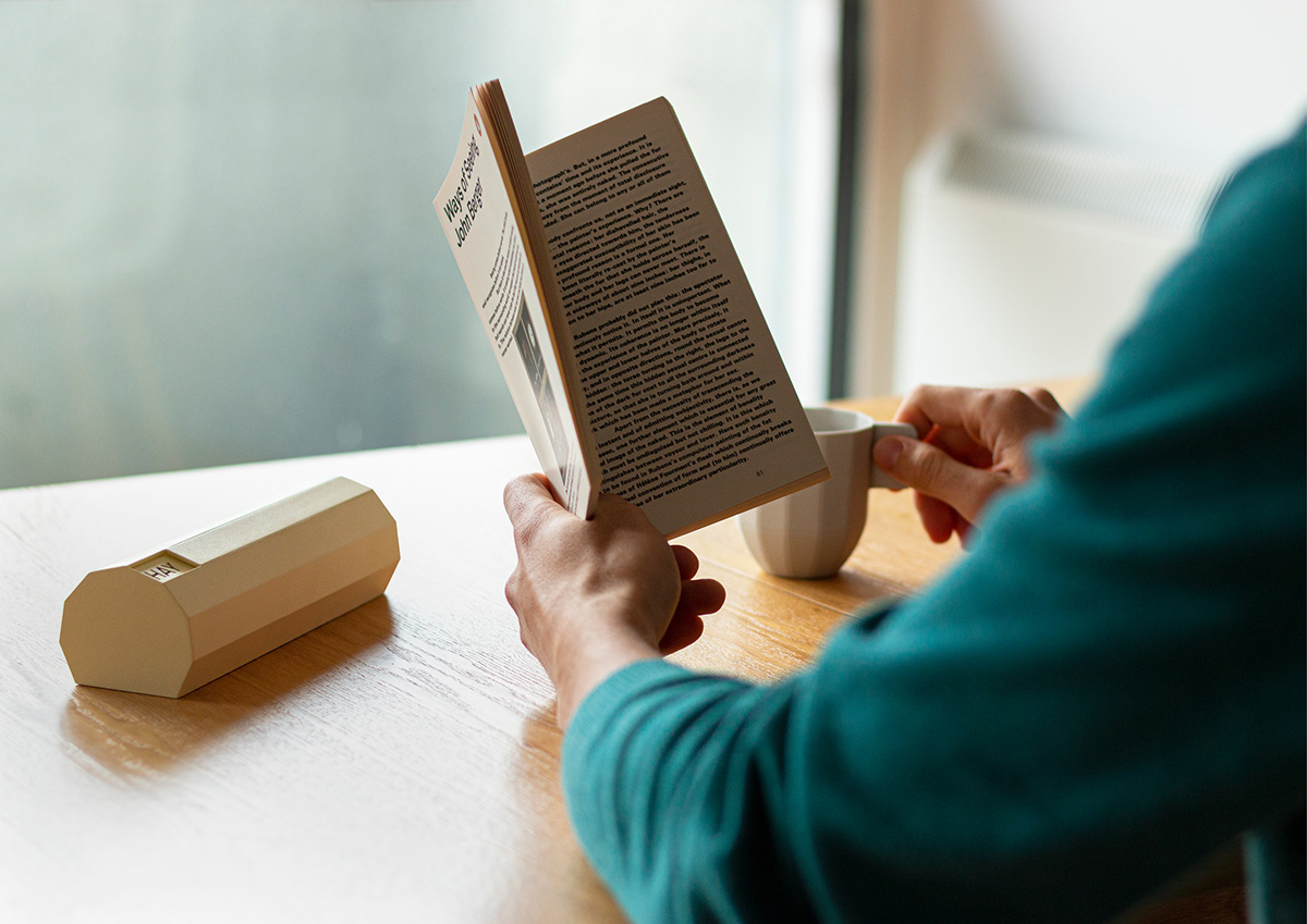 Shortlist of hay Asian Youth Talent Award，Portable table lamp，With USB interface，product design，Physical prototype，