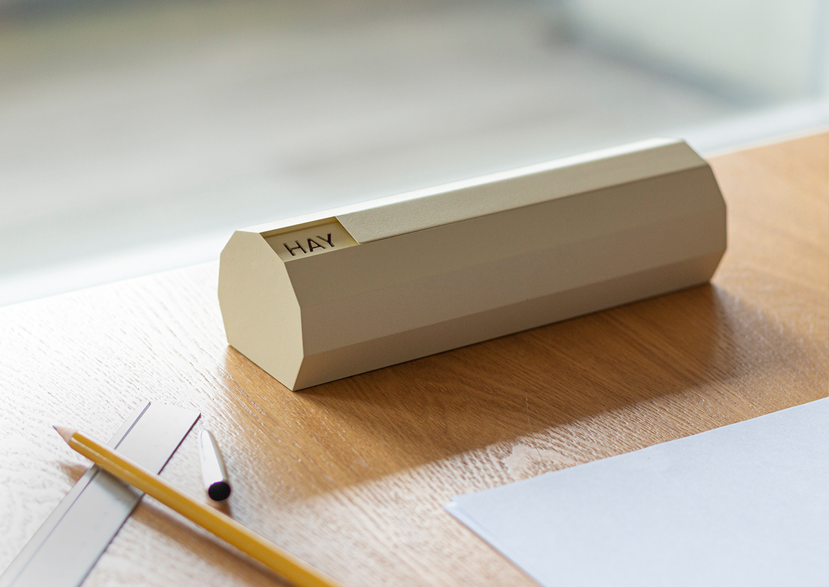 Shortlist of hay Asian Youth Talent Award，Portable table lamp，With USB interface，product design，Physical prototype，