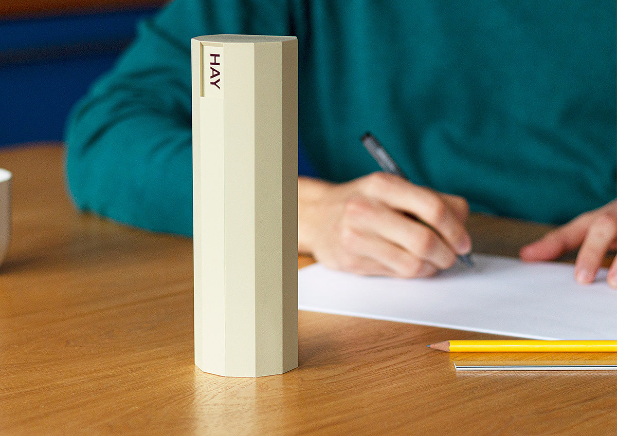 Shortlist of hay Asian Youth Talent Award，Portable table lamp，With USB interface，product design，Physical prototype，