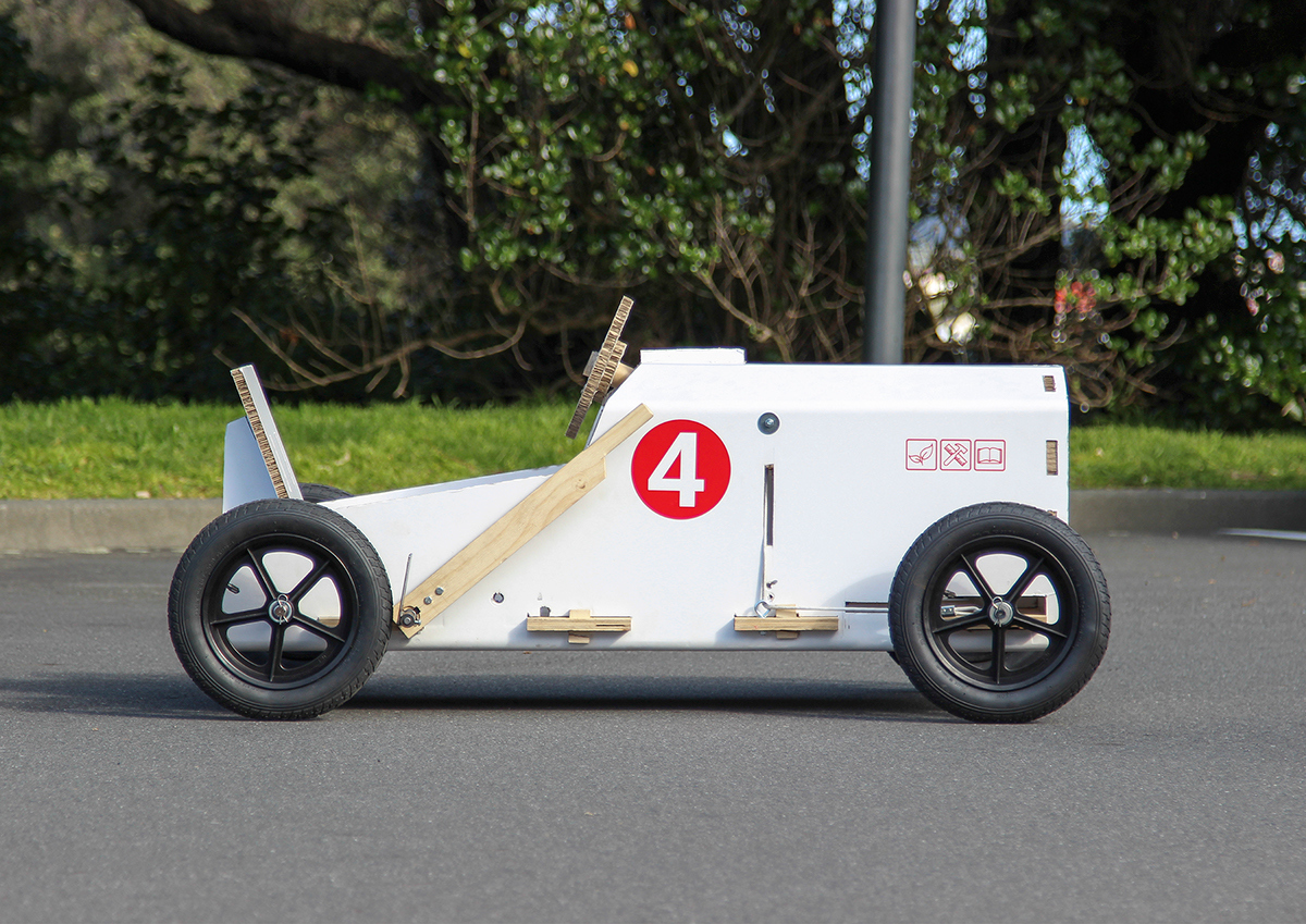 boy，children，racing，Toys，paper，Corrugated paper，