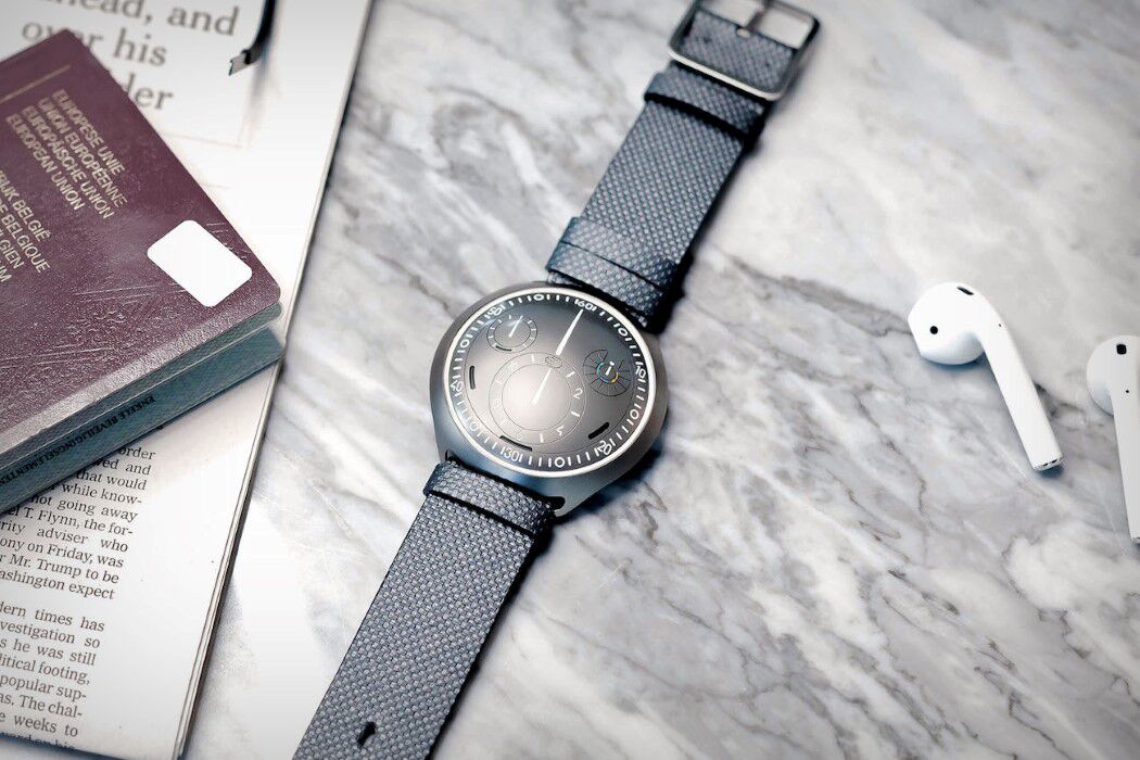 Wrist watch，Type2，E-Crown，